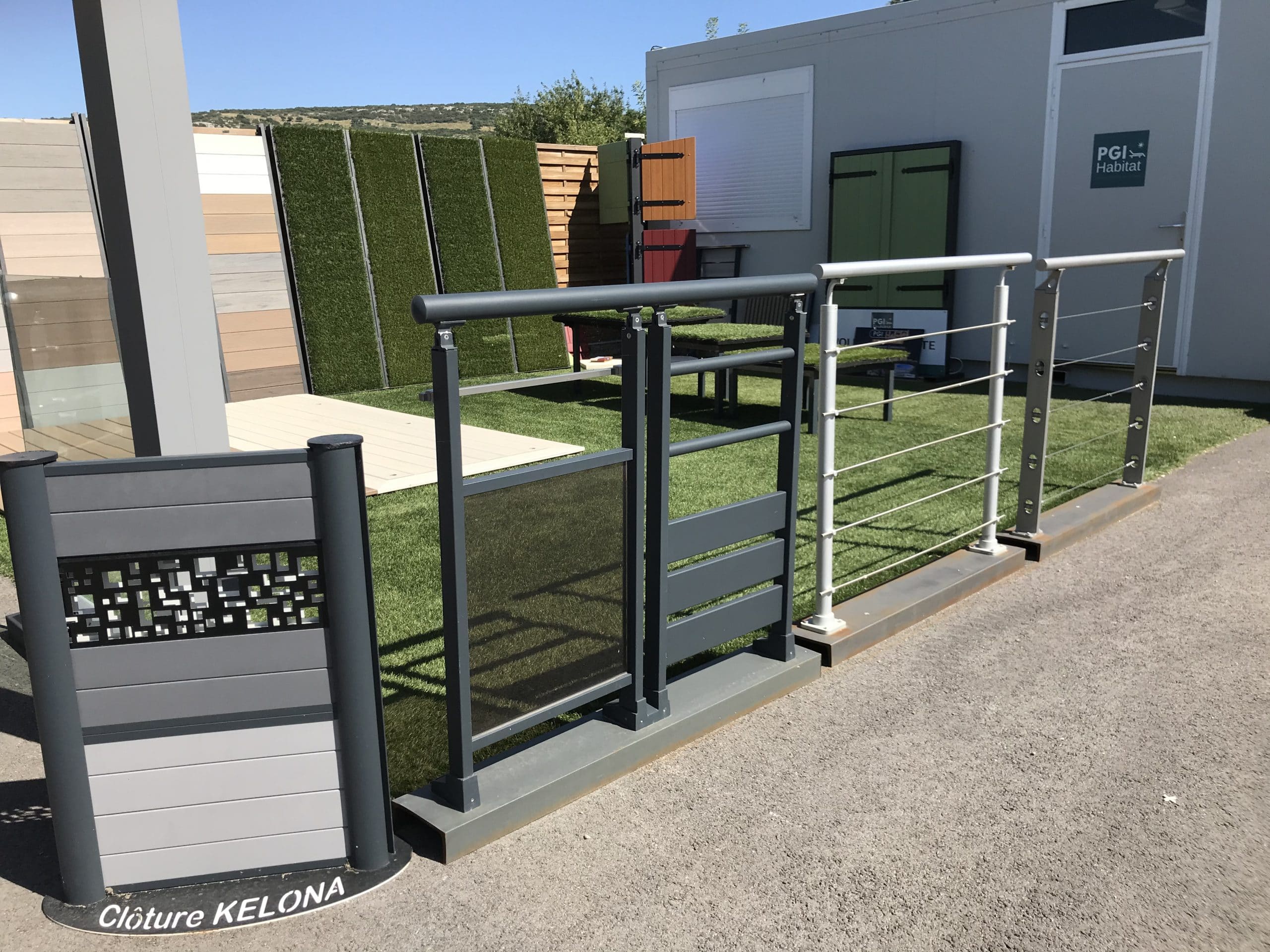Photo des gardes corps et barrières en aluminium - Showroom PGI Habitat