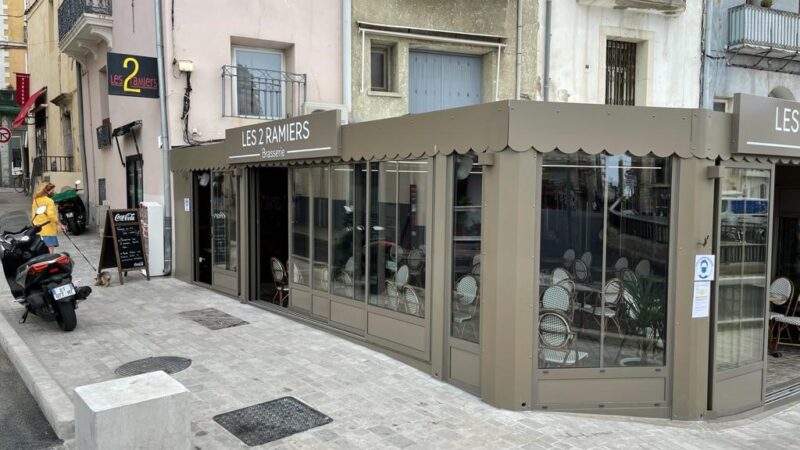 Réalisation de deux vérandas bioclimatique en aluminium sur-mesure sur le port de Sète pour deux restaurants brasserie