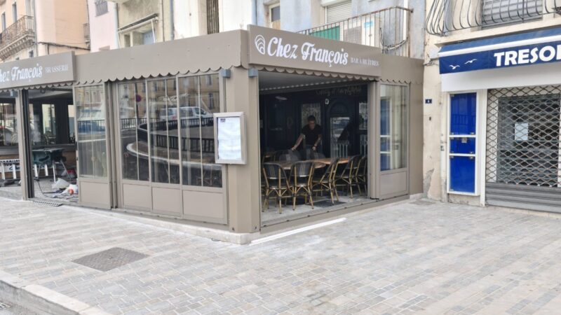 Dernières finitions. Aménagement personnalisé. Menuiseries coulissantes sur-mesure.