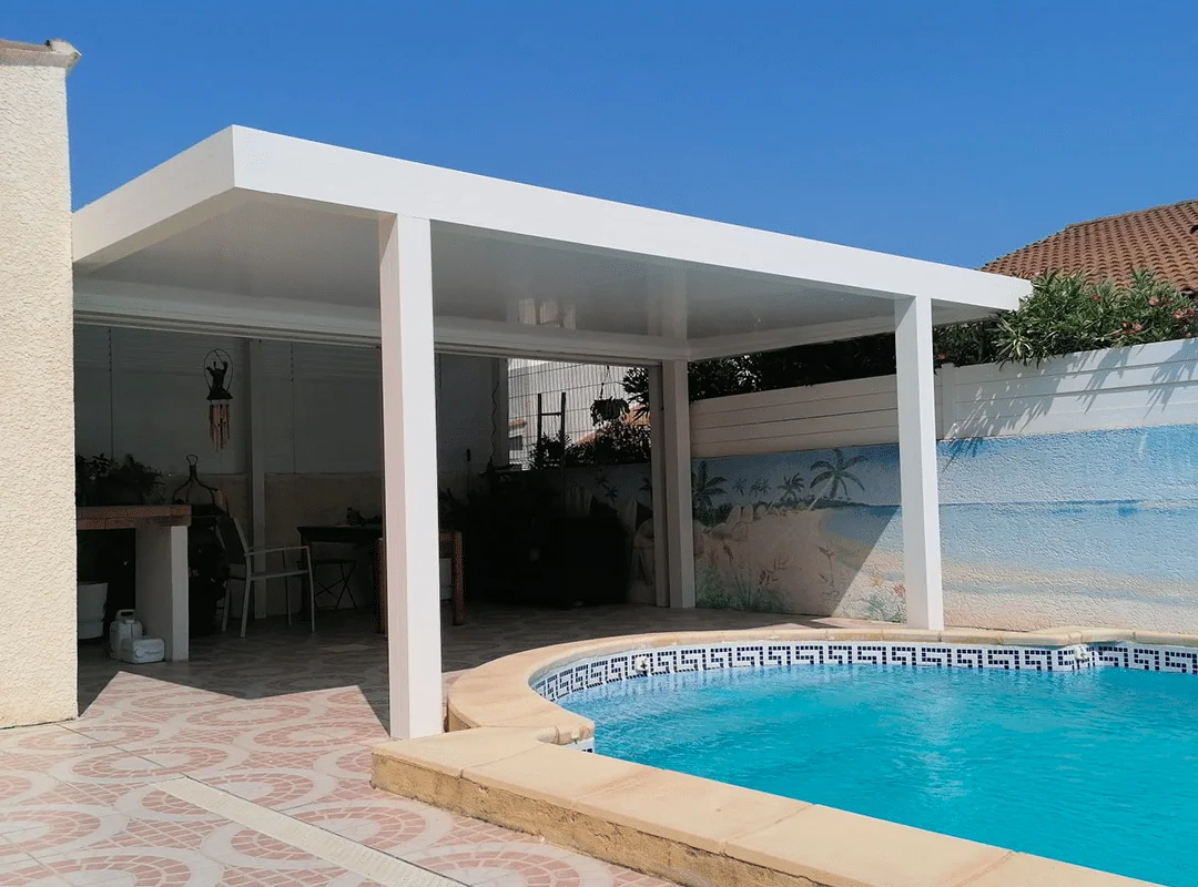 Pergola toit fixe en bord de piscine