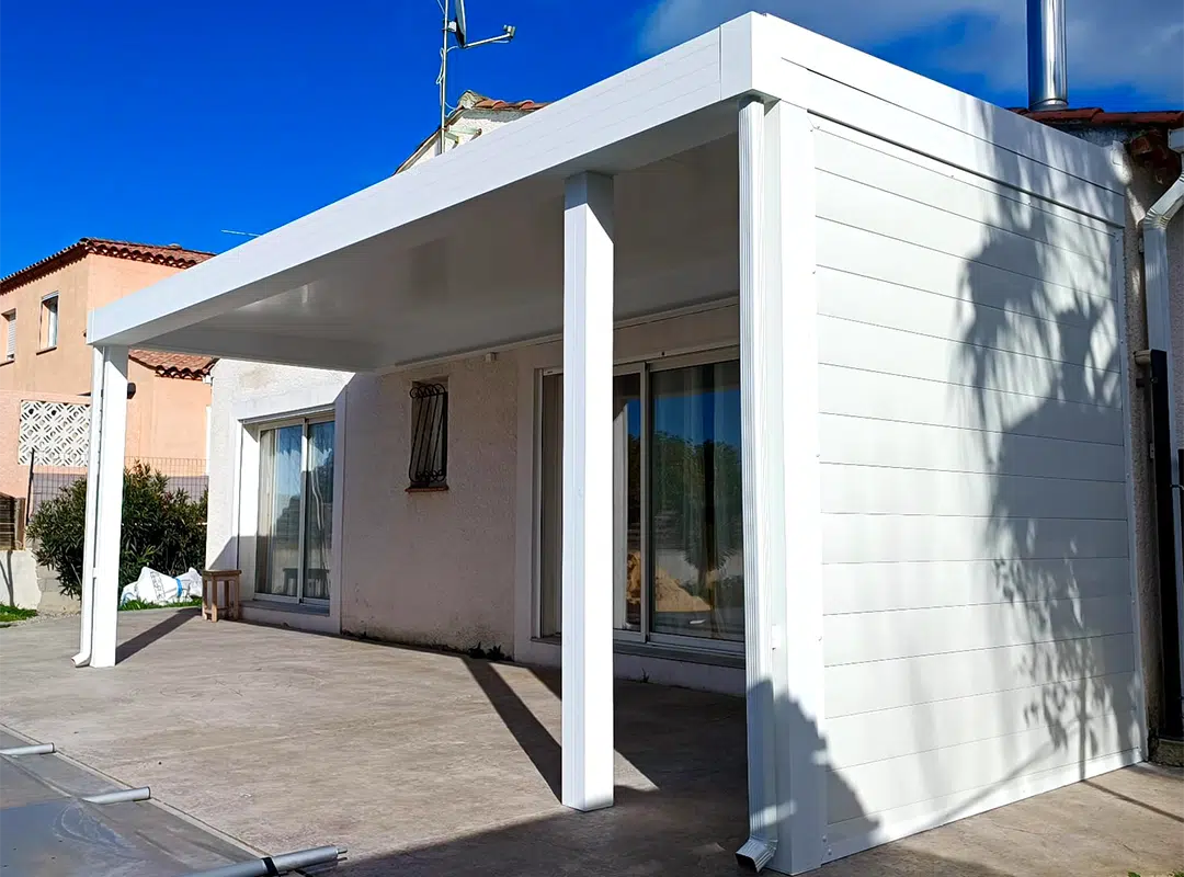 Pergola toit fixe avec bardage aluminium