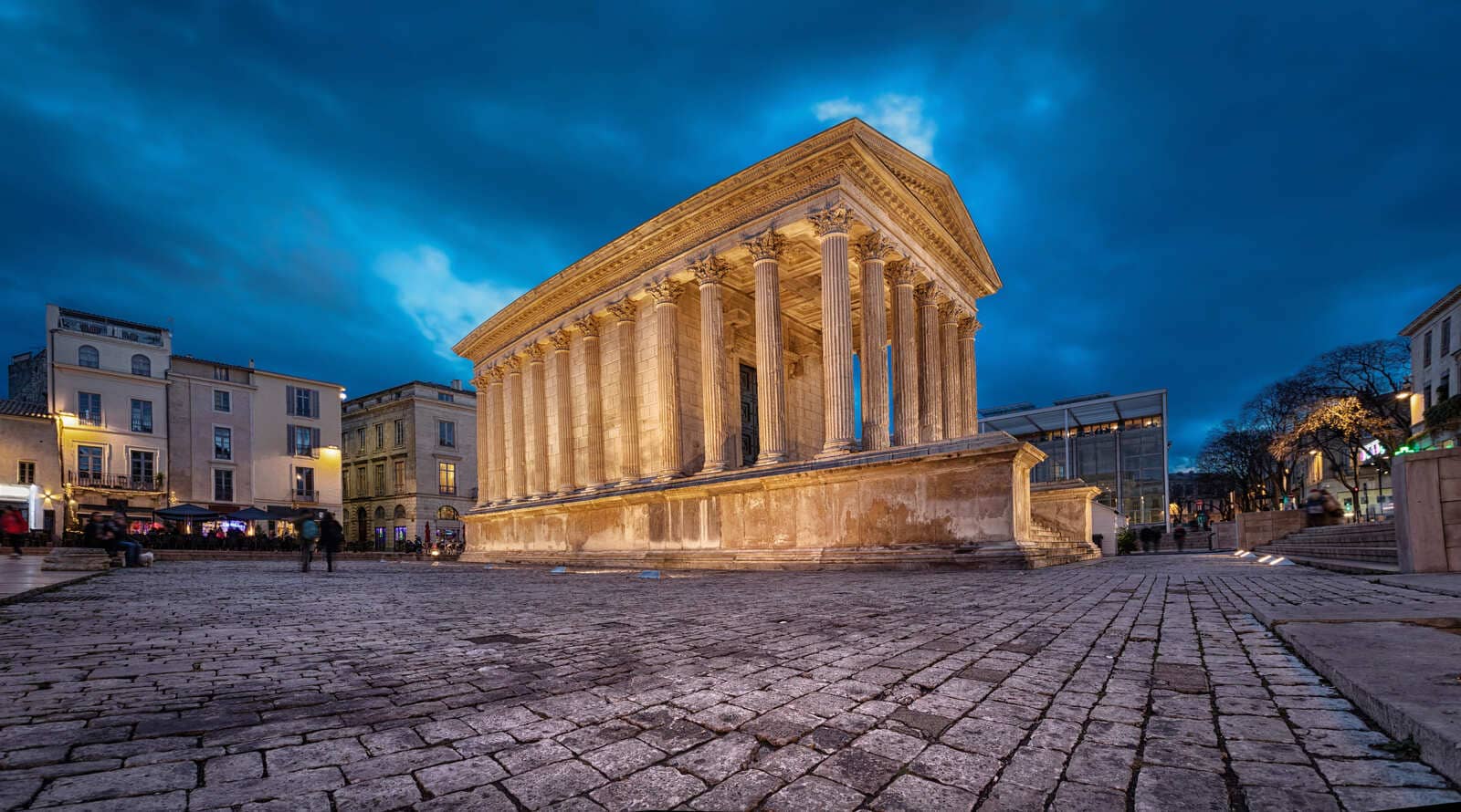 L’art de sublimer les extérieurs dans la tradition gardoise