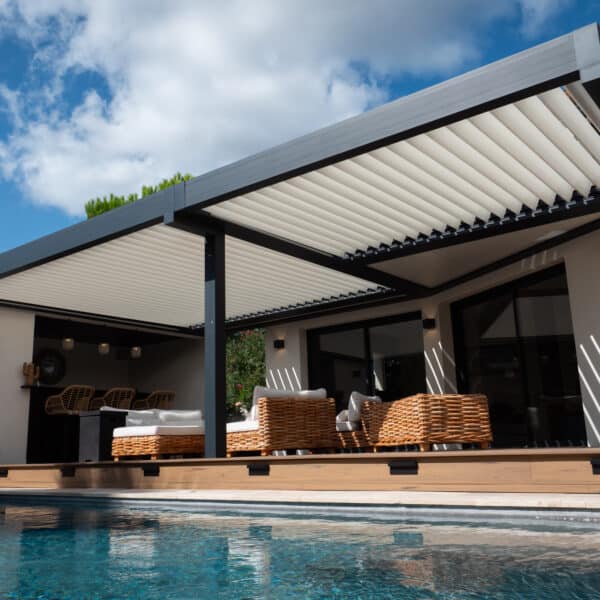 Pergola bioclimatique sur mesure à st drezery