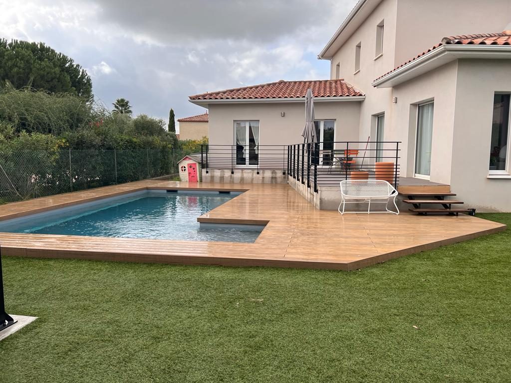 Terrasse en bois composite à Montpellier