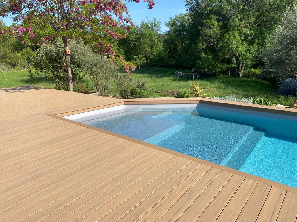 Terrasse en bois composite à Montpellier