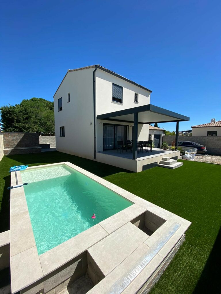 Pergola à poteaux déportés