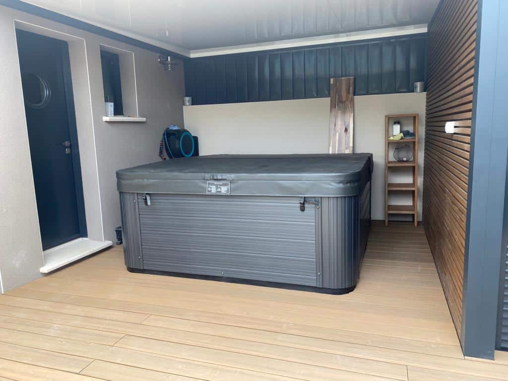 Abri spa / espace bien-être